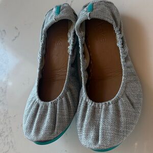 TIEKS Silver Lake Color Light Grey Fabric Womens size 7